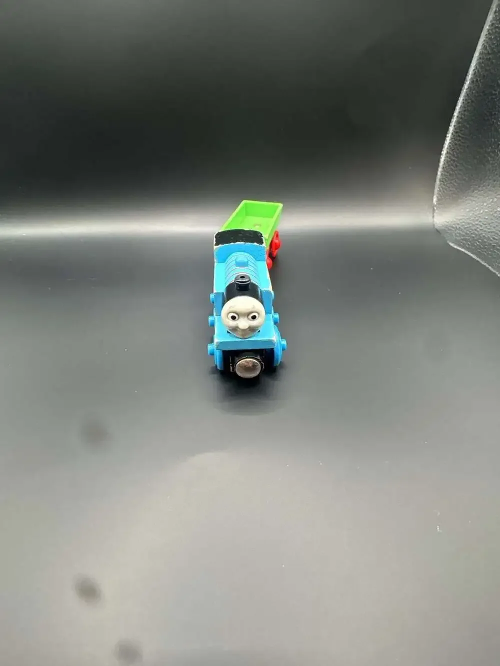Thomas & Friends Wooden Railway Thomas the Tank Engine with Green Cargo Wagon